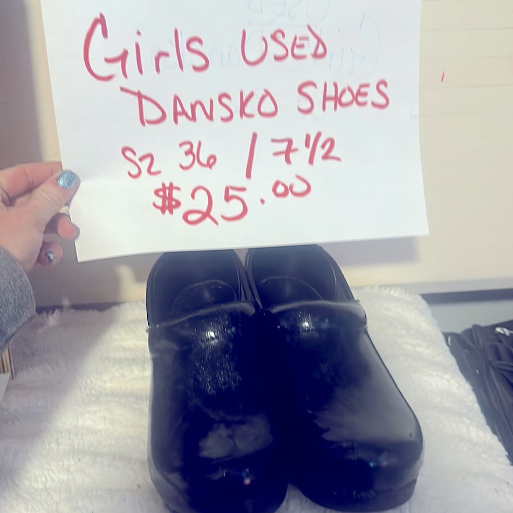 USED ~ Girls Dansko Shoes size 36 (71/2) black with blue glitter